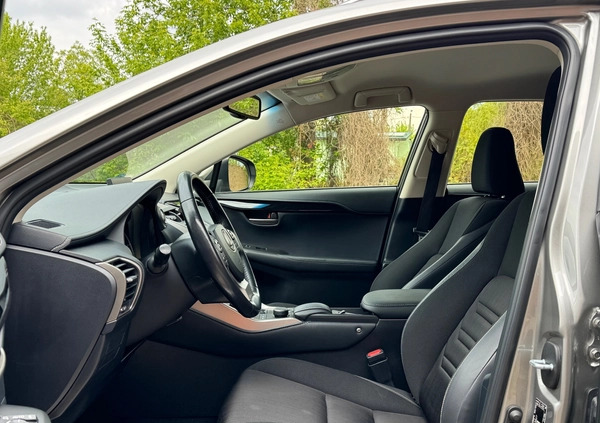 Lexus NX cena 116000 przebieg: 68656, rok produkcji 2015 z Świdnik małe 79